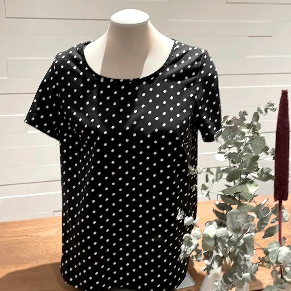 (2/$20) Faded Glory Polka Dot Shirt M (8-10)